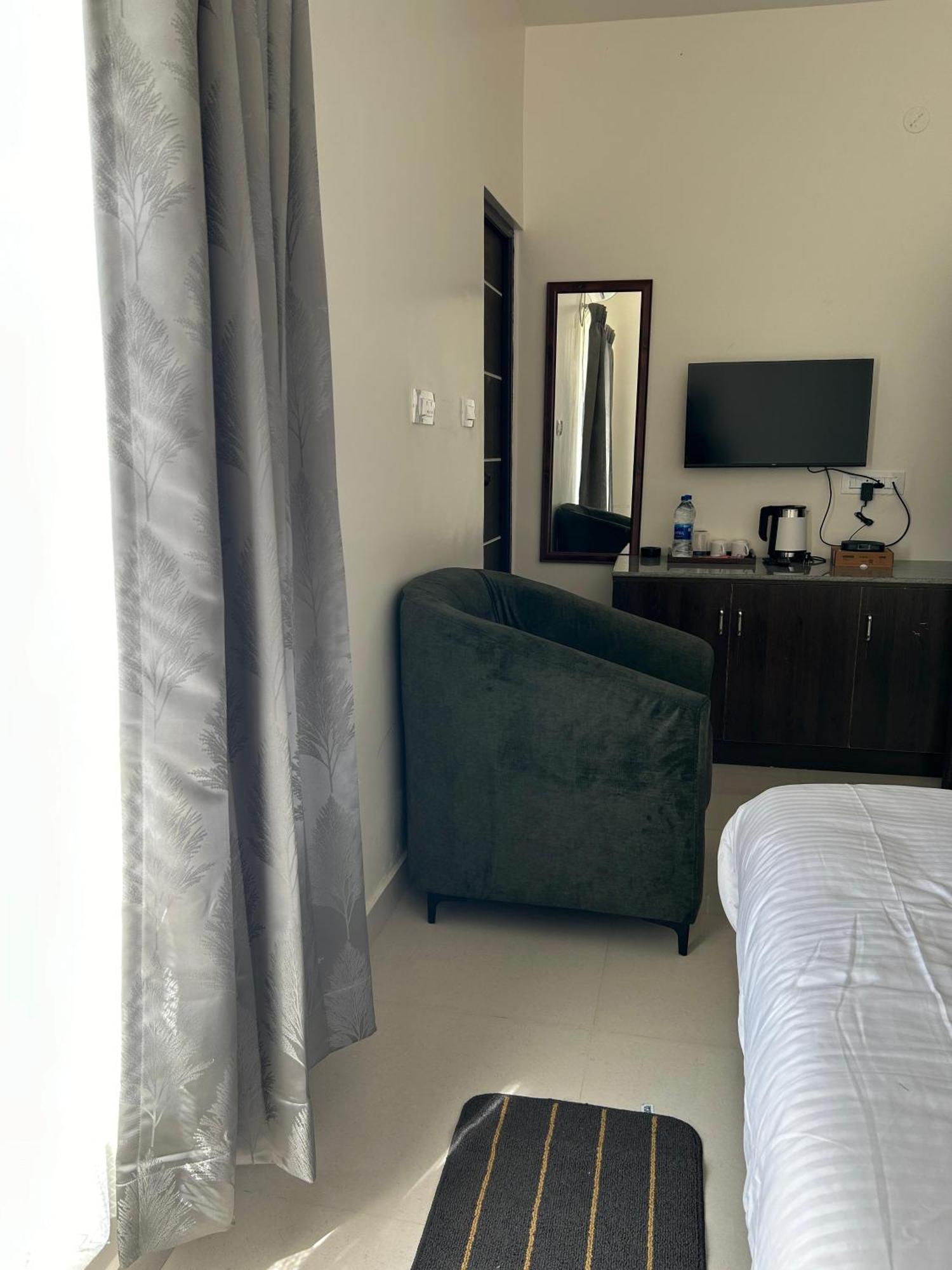 Sapphire Stayss 옐라기리 객실 사진